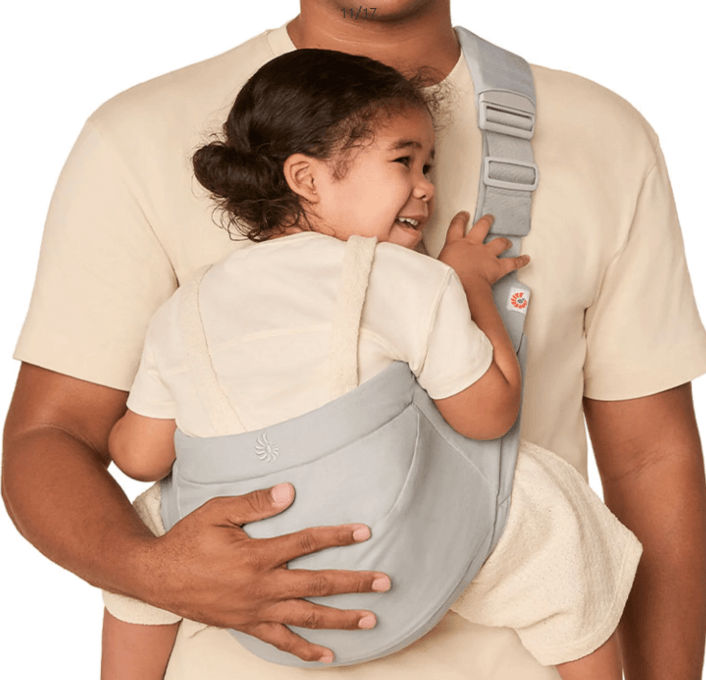 アップシースリングは、赤ちゃんの体重を布で片方の肩と背中全体に分散させる
